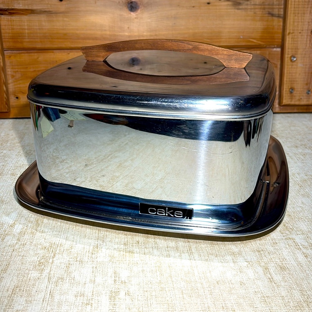 Vintage Mid Century Modern Lincoln Beautyware Cake Carrier w/ lock lid
